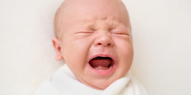 Bebeğinizin Emmesini Engelleyen 10 Neden 1 Bebeğinizin Emmesini Engelleyen 10 Neden