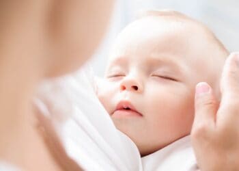 Bebeklerde uyku bir annenin en çok üzerine düştüğü konulardandır.