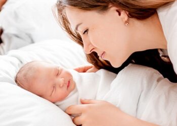 Bebeklerde Kundaktan uyku tulumuna geçiş