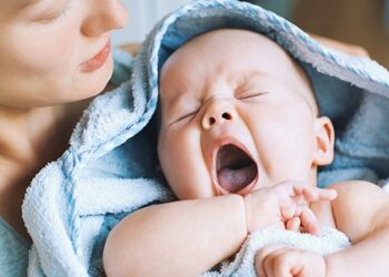 bebeklerde uyku sinyalleri size uyku öncesi verdiği ipuçlarıdır