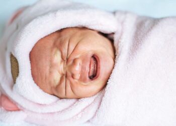 bebekler uykularında neden ağlar neler yapmak gerekir bu yazıda